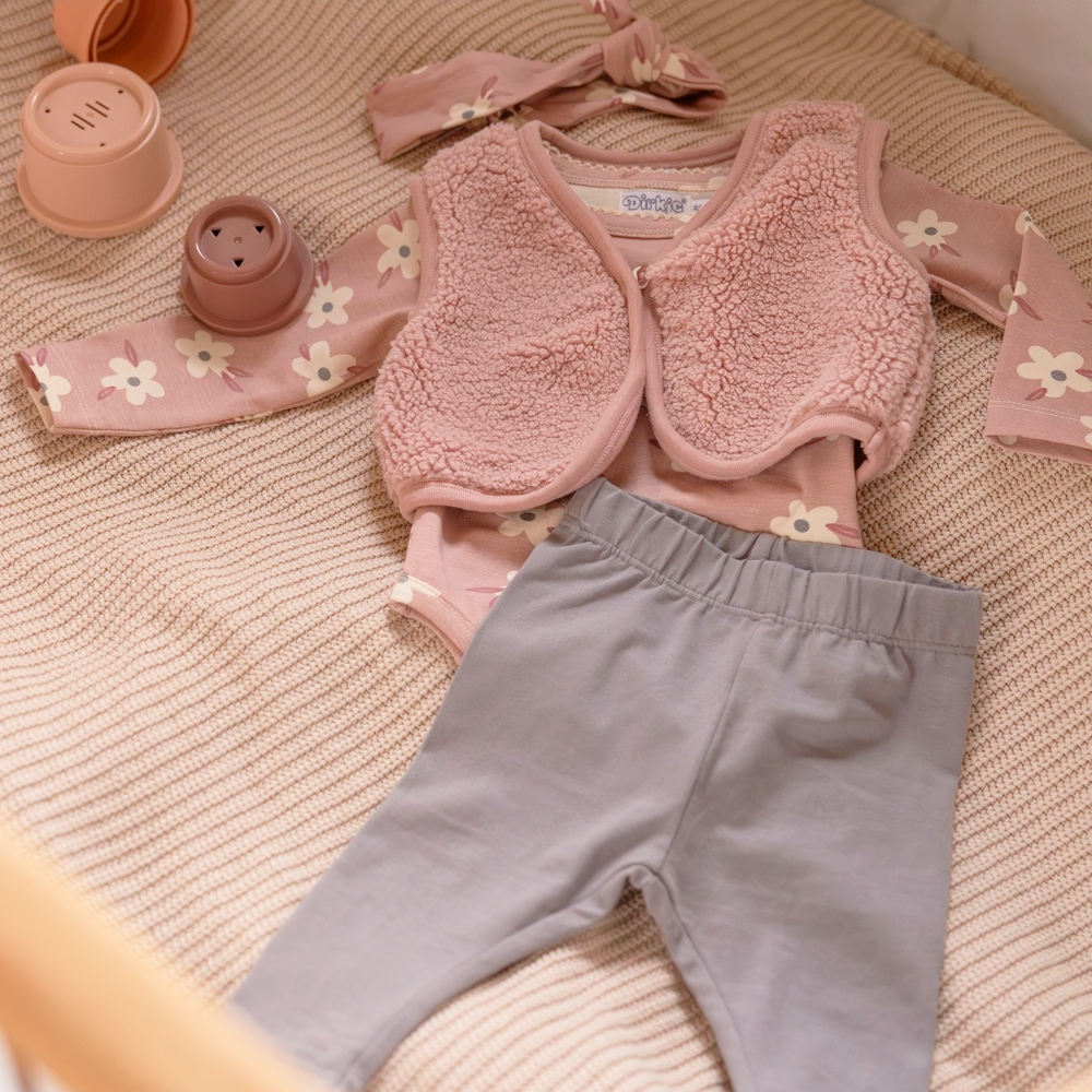 V Body + leggingsit + liivi setti 86 V Body + leggingsit + liivi setti 86