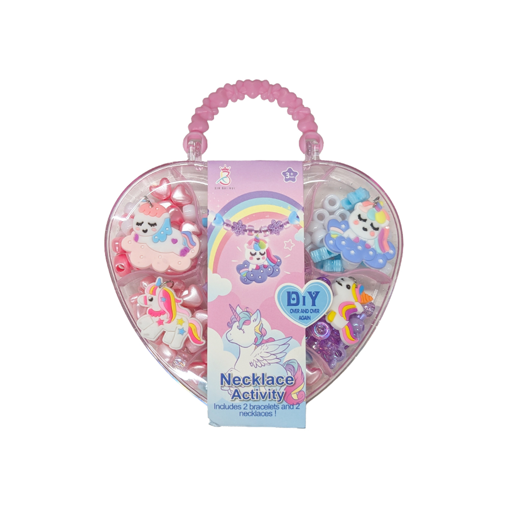 Helmiaskartelu     riipuksella