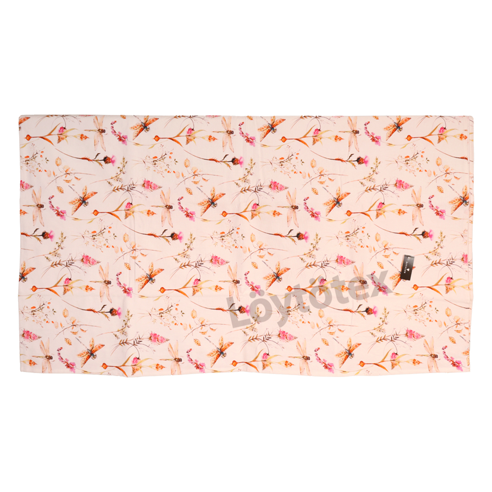 Pöytäliina 135x    240cm Sudenkorento